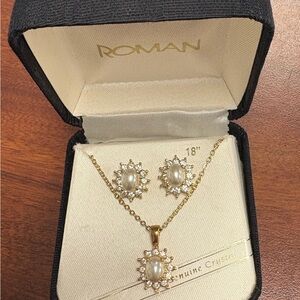 Stunning Roman Gold real crystals and Pearl necklace & earrings set